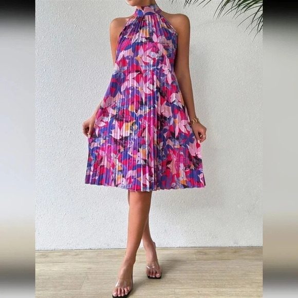 Ladies' Printed Cold Shoulder Dress With Pleated Detailing - Picture 3 of 5